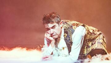 Γεράσιμος Γεννατάς: Πρωταγωνιστεί στον «Μισάνθρωπο» του Μολιέρου για τα 50ά γενέθλια του Θεσσαλικού Θέατρου