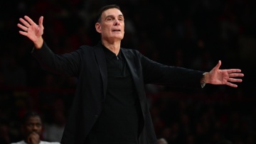 Η απάντηση του Μπαρτζώκα για τις αποδοκιμασίες στο ΣΕΦ και τον Λαρεντζάκη 