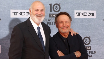 Ο Μπίλι Κρίσταλ αποχαιρετά τον Ρομπ Ράινερ: Δεν υπάρχει άλλος σκηνοθέτης με το δικό του εύρος, μαγνήτιζε το κοινό