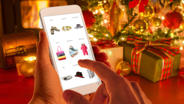 Οι γιορτές στην εποχή των social media: Πώς επηρεάζουν τις αγορές μας;