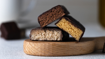 Γιατί ξαφνικά τα ράφια των σούπερ μάρκετ γέμισαν με προϊόντα με έξτρα πρωτεΐνη;