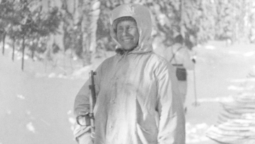 Σαν σήμερα γεννήθηκε ο «Λευκός Θάνατος»: Ο θρυλικός ελεύθερος σκοπευτής Σίμο Χέιχε 
