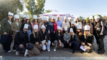 Η Coca-Cola και ο Ελληνικός Ερυθρός Σταυρός μαζί αυτά τα Χριστούγεννα: Μια μεγάλη αγκαλιά για τους συνανθρώπους μας που έχουν ανάγκη