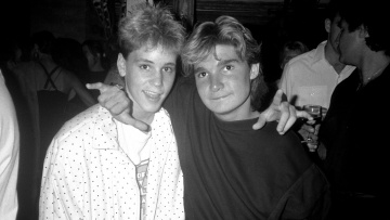 Ο Κόρεϊ Φέλντμαν υποστηρίζει ότι ο Κόρεϊ Χάιμ τον είχε παρενοχλήσει σεξουαλικά στα γυρίσματα του «Lost Boys» 