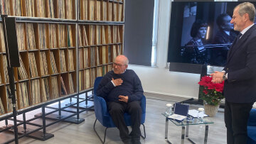 Γιώργος Παπαστεφάνου: Το τρανζίστορ, οι δίσκοι, τα βιβλία και η μεγάλη δωρεά στην ΕΡΤ
