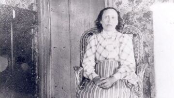 Η αλλόκοτη ιστορία της γυναίκας που έπεσε για ύπνο και ξύπνησε 32 χρόνια μετά
