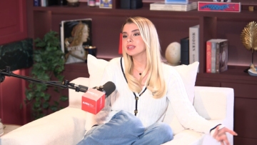 Η Cinderella για τον πατέρα της: Δεν ξέρω πώς είναι να έχεις έναν μπαμπά να σε προστατεύει