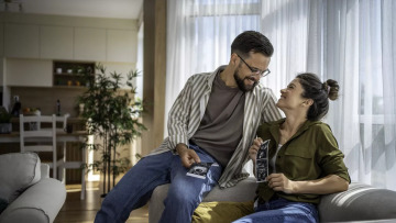 Ποια συμπληρώματα διατροφής ενισχύουν τη γονιμότητα; Ο ειδικός στην υποβοηθούμενη αναπαραγωγή απαντά
