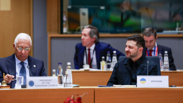 Politico: Τι συμβολίζει για την ΕΕ το δάνειο των €90 δισ. για την Ουκρανία και το παρασκήνιο των 16 ωρών μέχρι τη συμφωνία