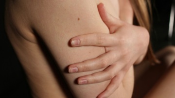 «Τελικά, δεν χρειαζόταν “να μάθω να ζω” με τους χρόνιους πόνους στο στήθος μου»
