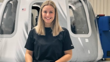 Για πρώτη φορά άτομο που χρησιμοποιεί αναπηρικό αμαξίδιο θα ταξιδέψει στο Διάστημα
