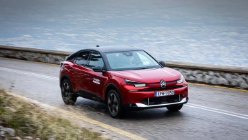 Δοκιμάζουμε το υβριδικό Citroen C4 - Πόσο κοστίζει στην Ελλάδα;