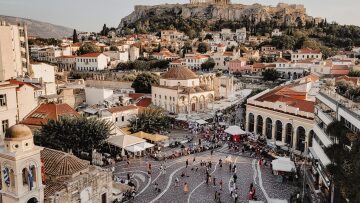 Σε άνοδο ο ελληνικός και ο παγκόσμιος τουρισμός και το 2025
