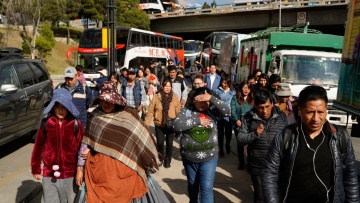 Διαδηλώσεις στη Βολιβία εναντίον της κατάργησης των επιδοτήσεων των τιμών των καυσίμων 