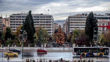 Καιρός: Βροχές και πτώση της θερμοκρασίας το Σαββατοκύριακο – Αστάθεια και για τα Χριστούγεννα
