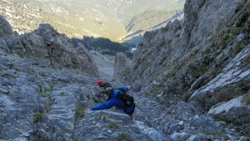Επιχείρηση διάσωσης στον Όλυμπο: Μολδαβός προσπάθησε να ανέβει στην κορυφή χωρίς κατάλληλο εξοπλισμό και εγκλωβίστηκε
