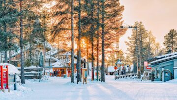 Χριστούγεννα στο χιόνι: 4 προορισμοί στην Ευρώπη με μαγική γιορτινή ατμόσφαιρα
