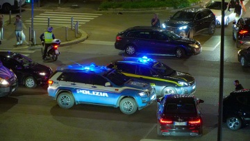 Τρόμος για 15χρονο στο Μιλάνο: Τον απείλησαν και του ζήτησαν χρήματα και τα ρούχα του, η σωτήρια κλήση στον πατέρα του