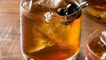 Ουίσκι: Πώς φτιάχνουμε τρία κλασικά κοκτέιλ