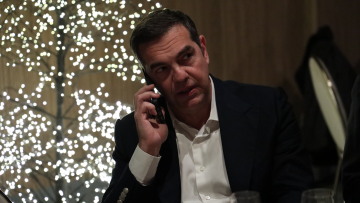 Σε αναβρασμό η Κεντροαριστερά: Η πρώτη αυτοοργάνωση Τσίπρα, ο αέρας μεταγραφών στο ΠΑΣΟΚ και η παραίτηση Μάλαμα 
