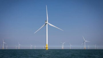 ΗΠΑ: Αναστέλλονται οι άδειες κατασκευής πέντε θαλάσσιων αιολικών πάρκων γιατί συνιστούν «απειλή για την εθνική ασφάλεια»