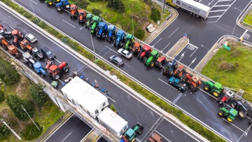 Δημογλίδου: Είναι δυνατόν να επιτρέψουμε έξοδο Χριστουγέννων από εθνικές οδούς που έχουν εμποδια; - Πού υπάρχουν μπλόκα και πού εκτροπές
