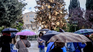 Καιρός Χριστουγέννων: Διπλό κύμα κακοκαιρίας με βροχές, καταιγίδες και χιόνια στα ορεινά 