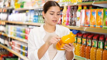 10 τροφές που είναι καλύτερα να λείπουν από το ράφι της κουζίνας και το ψυγείο μας
