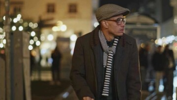 Το τρέιλερ της Χριστουγεννιάτικης ταινίας του ΠΑΟΚ: Ο παππούς Τάισον και ο guest star Γεράσιμος Σκιαδαρέσης, δείτε βίντεο