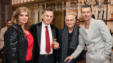 Το  Χριστουγεννιάτικο Party του Θεάτρου Παλλάς στο “George, The Lobby Bar” του ξενοδοχείου King George
