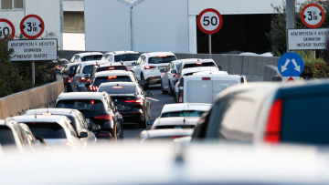 Τροχαίο με σύγκρουση οχημάτων στην Αττική Οδό, πού υπάρχουν καθυστερήσεις