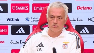 Μουρίνιο σε δημοσιογράφο: «Έγραψες ψέμματα για εμένα, είσαι τιμωρημένος, δε θα απαντήσω στην ερώτησή σου», δείτε βίντεο