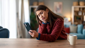 Η χρήση εφαρμογών γνωριμιών μας «ρίχνει» ψυχολογικά – Ποιοι επιβαρύνονται περισσότερο
