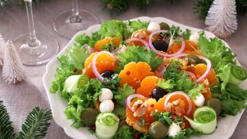 Ποια χριστουγεννιάτικη σαλάτα να φτιάξουμε για το γιορτινό τραπέζι