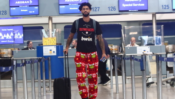 Σε Χριστουγεννιάτικη διάθεση ο Τάιλερ Ντόρσεϊ: Το εντυπωσιακό παντελόνι «Grinch»