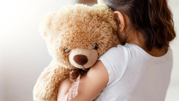 Ο απίθανος λόγος για τον οποίο οι γονείς δεν πρέπει να αγοράζουν αρκουδάκια στα παιδιά τους