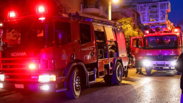 Αξιωματικός του Πολεμικού Ναυτικού έβαλε φωτιά σε σπίτι και αυτοκίνητα δύο πρώην συντρόφων του στη Γλυφάδα