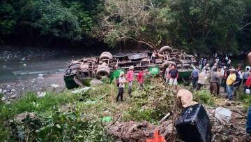 Τραγωδία στο Μεξικό: Τουλάχιστον δέκα νεκροί και 32 τραυματίες σε ανατροπή λεωφορείου
