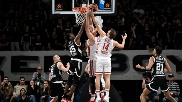 Euroleague: Ο Ολυμπιακός πήρε το διπλό στη Μπολόνια και ανέβηκε στο 10-7, νίκες για Μονακό και Μακάμπι, δείτε βίντεο
