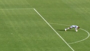 Σοκαριστική στιγμή στο Κόπα Άφρικα: Ο τερματοφύλακας του Σουδάν κατέρρευσε την ώρα του αγώνα με την Ισημερινή Γουινέα