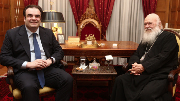 Στον Αρχιεπίσκοπο Ιερώνυμο ο Κυριάκος Πιερρακάκης, δείτε βίντεο