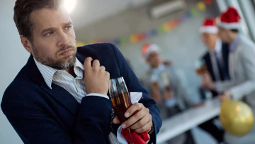 Μεγάλη αύξηση εμφραγμάτων τις γιορτές – Τα επικίνδυνα συμπτώματα