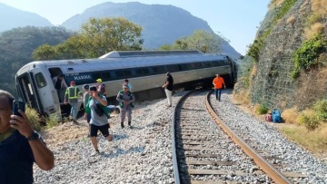 Τουλάχιστον 13 νεκροί σε εκτροχιασμό επιβατικού συρμού στο Μεξικό, δείτε βίντεο