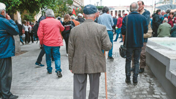 Όλα όσα αλλάζουν στο Ασφαλιστικό: Αυξήσεις στις συντάξεις, τέλος στην προσωπική διαφορά