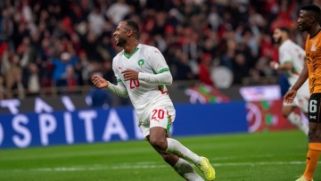 Ποδοσφαιρικός «αστερισμός» στον ουρανό του Μαρόκου: Εντυπωσιακό drone show για τα ψαλιδάκια του Ελ Κααμπί
