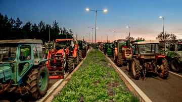 Διευρύνεται το ρήγμα στους αγρότες: Επίθεση αγροτοσυνδικαλιστή σε Κουτσούμπα, «το ΚΚΕ δεν θέλει να λύσει προβλήματα»