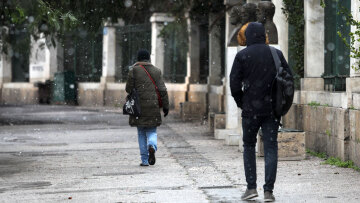 Διήμερο ψυχρής εισβολής με κρύο, βροχές και χιόνια σε όλη τη χώρα, δείτε βίντεο από την Ιπποκράτειο Πολιτεία όπου χιονίζει ήδη