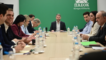 Άνω - κάτω το ΠΑΣΟΚ από το νέο έτος: Η ακούνητη βελόνα στις δημοσκοπήσεις, οι διαφορετικές γραμμές, ο Τσίπρας και η Καρυστιανού
