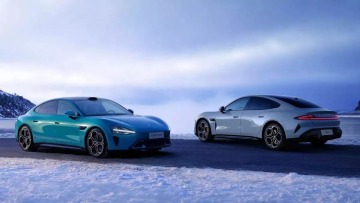 Κυριάρχησε στα κινητά, τώρα και στα αυτοκίνητα
