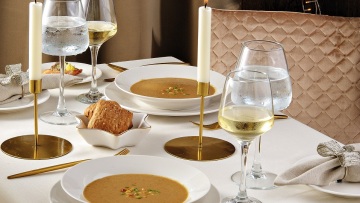 Κρεμμυδόσουπα και πατέ πουλερικών σε τραγανό ψωμί
